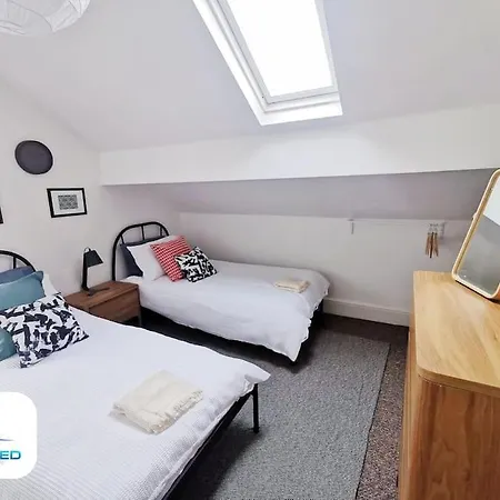 4 Bedroom House - Contractors Welcome * スカーバラ