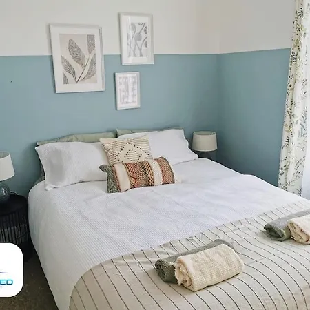 Ferienhaus 4 Bedroom House - Contractors Welcome