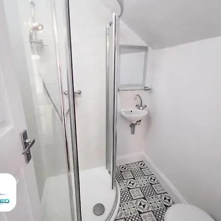4 Bedroom House - Contractors Welcome 別荘