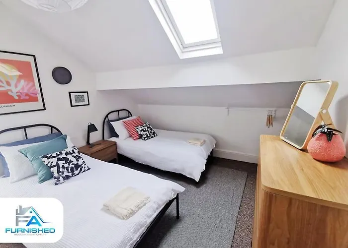 4 Bedroom House - Contractors Welcome * スカーバラ