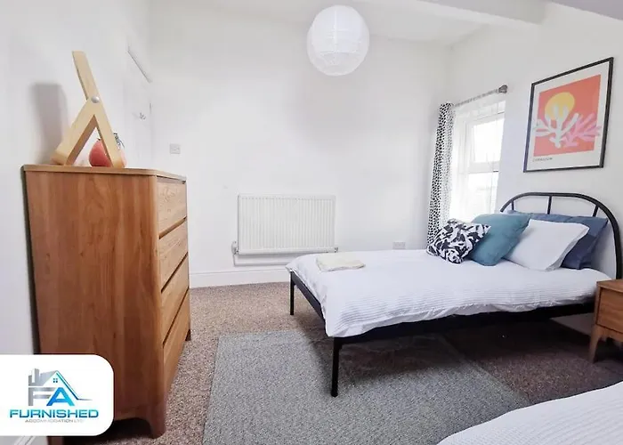 4 Bedroom House - Contractors Welcome * スカーバラ