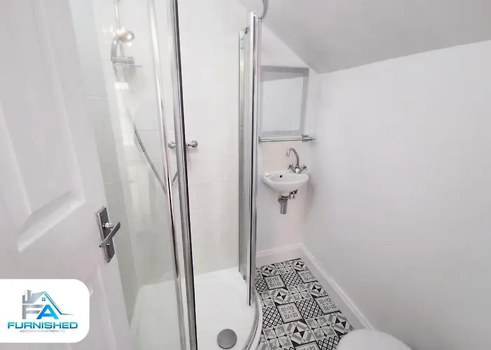 4 Bedroom House - Contractors Welcome 別荘